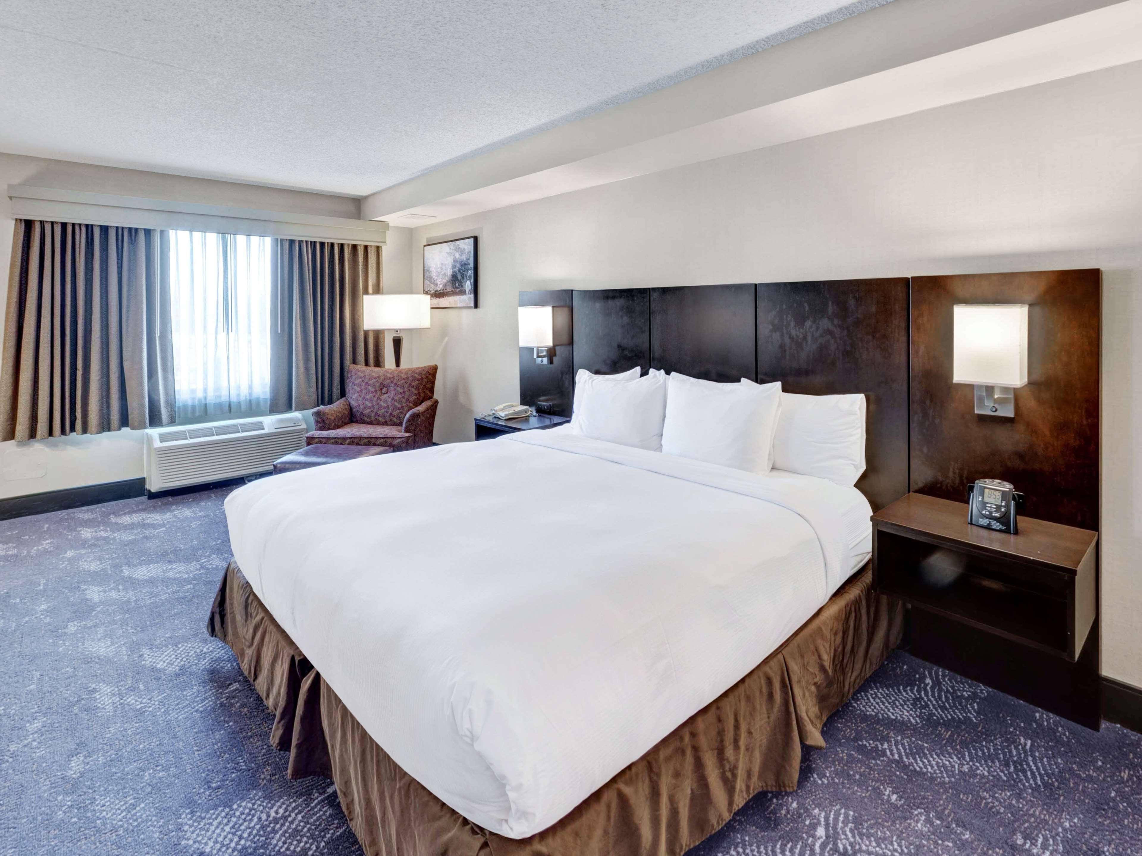 Doubletree By Hilton Wichita Airport Hotel Exterior photo