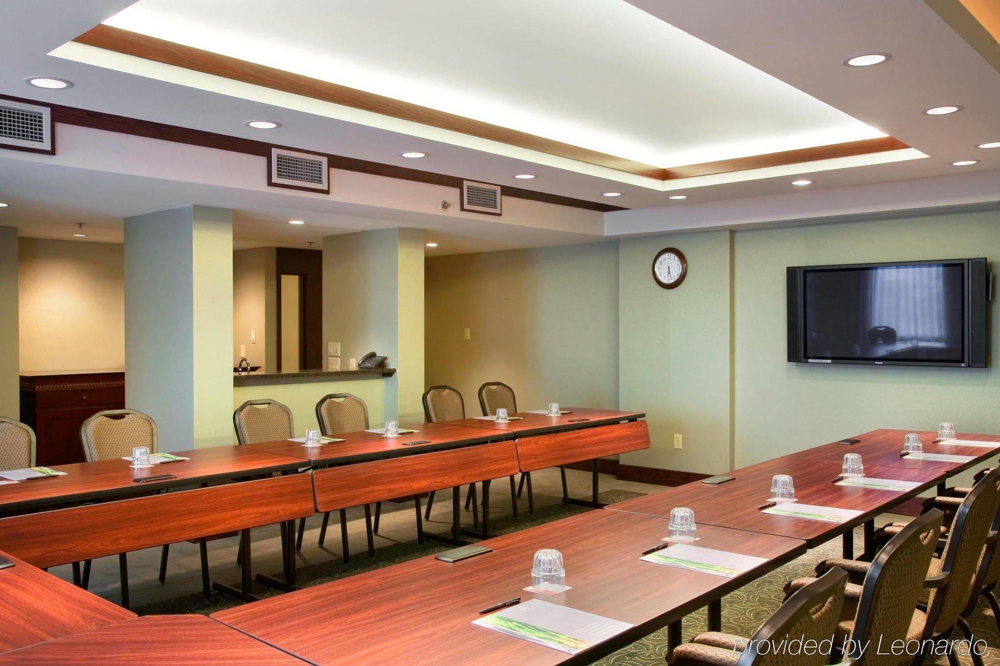 Doubletree By Hilton Wichita Airport Hotel Facilities photo